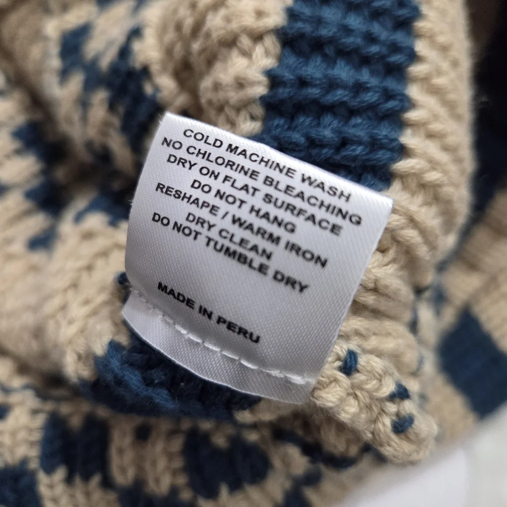 Fin & Vince pullover small